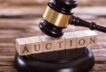What are the benefits of a forward auction?